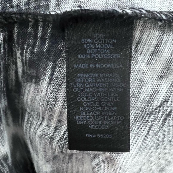 Express black and white tie dye with sheer hemline maxi dress size XS - Picture 8 of 8